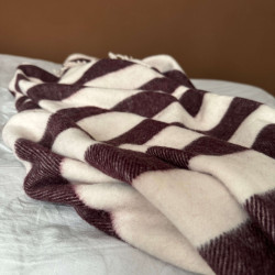 Единично вълнено одеяло, размер 150х210, в цвят бордо и бяло